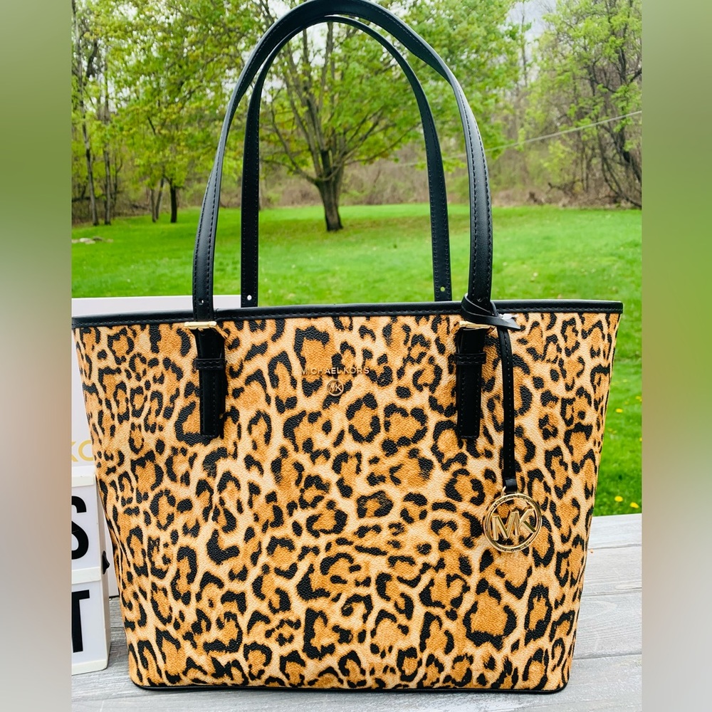 NWT ANIMAL PRINT MICHAEL KORS SHOULDER BAG